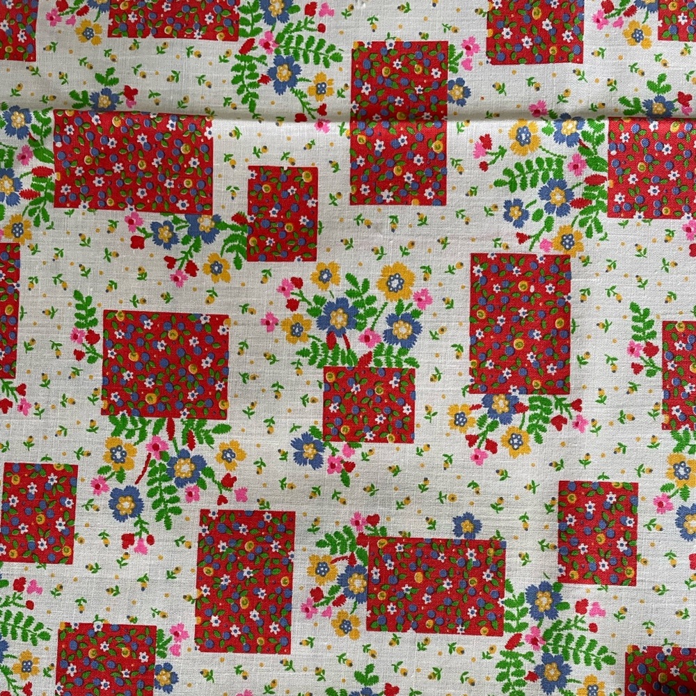 Vintage 70s/80s calico cotton fabric!